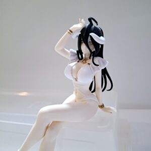 فیگور آلبدو نشسته